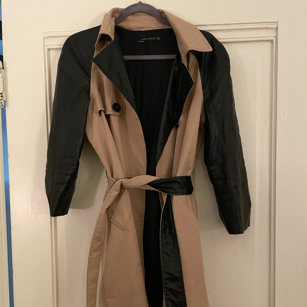 ZARA TRENCH COAT W FAUX LEATHER SLEEVES